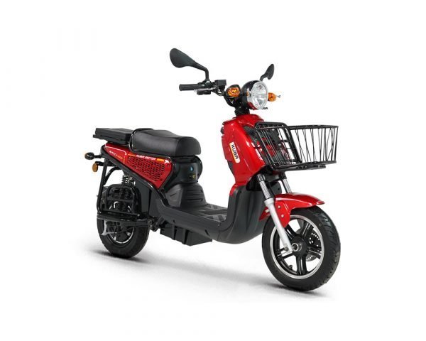 Taksitle E-scooter modellerimiz arasında yer alan KUBA K4-C motor modelimiz kırmızı ve beyaz renkleri ile satışa sunulmuştur.